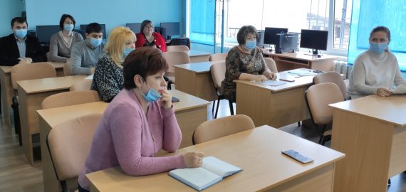 В умовах змішаного навчання