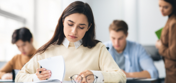 до уваги АБІТУРІЄНТів НА ОСНОВІ ПОВНОЇ БАЗОВОЇ ЗАГАЛЬНОЇ ОСВІТИ (11 КЛ.)!